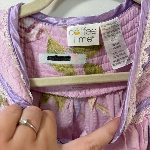 90’s Vintage Purple Floral Snap-Front Lace Trim House Dress Size M Mumu Robe - Picture 4 of 8